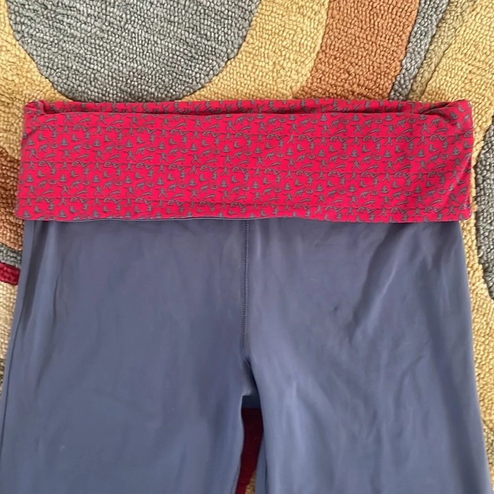 Women’s Gray ALO Yoga Coolfit Y2K fold over cropped leggings, sz L. - Picture 2 of 8